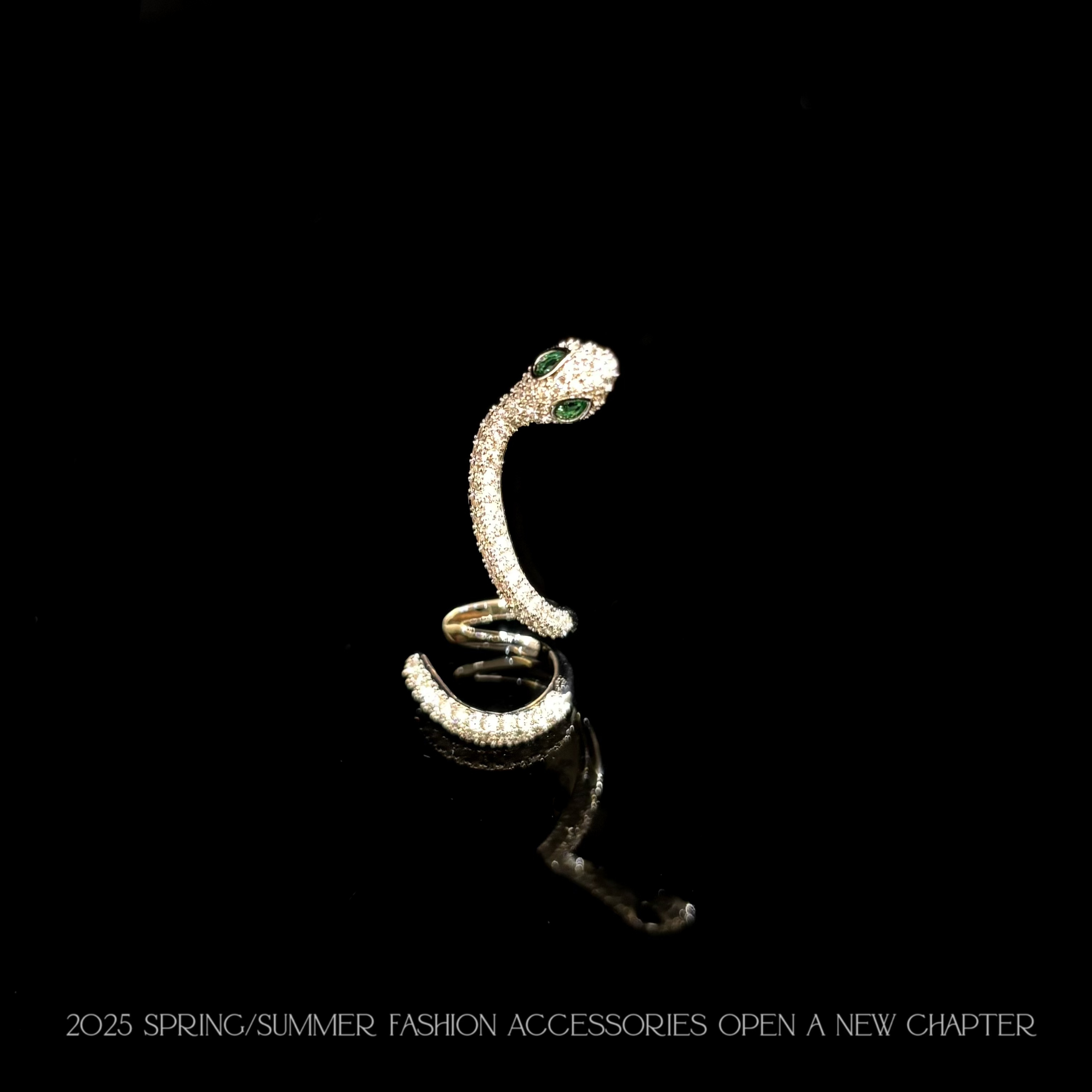 铜合金耳饰 镀K金 2025款C2226【满锆蛇形】BOBAOLI 耳钉