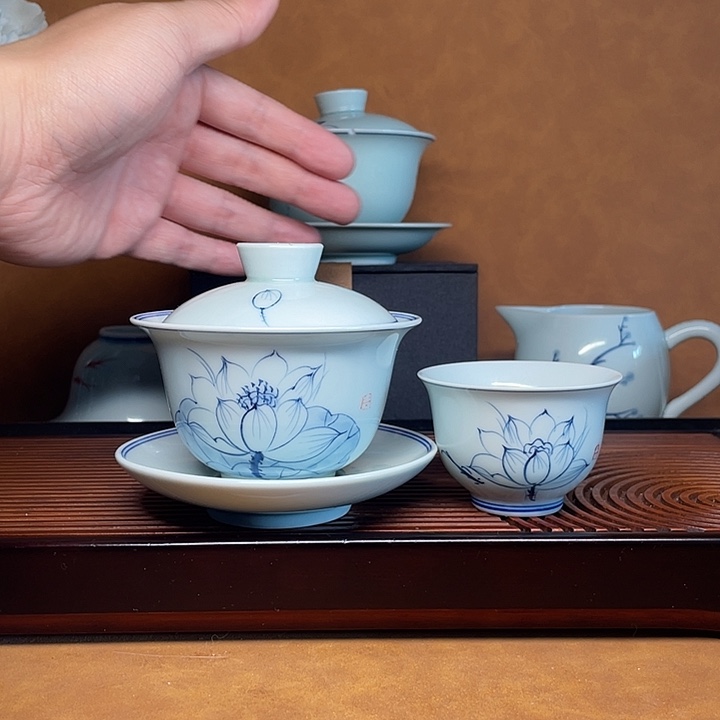 160手绘荷花不带鱼盖碗➕2个60杯