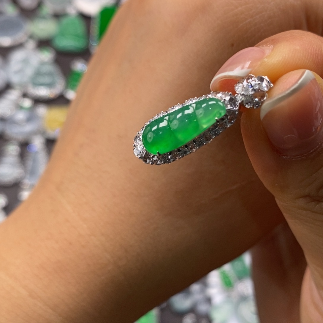 翡翠18K金镶嵌吊坠(不含链)