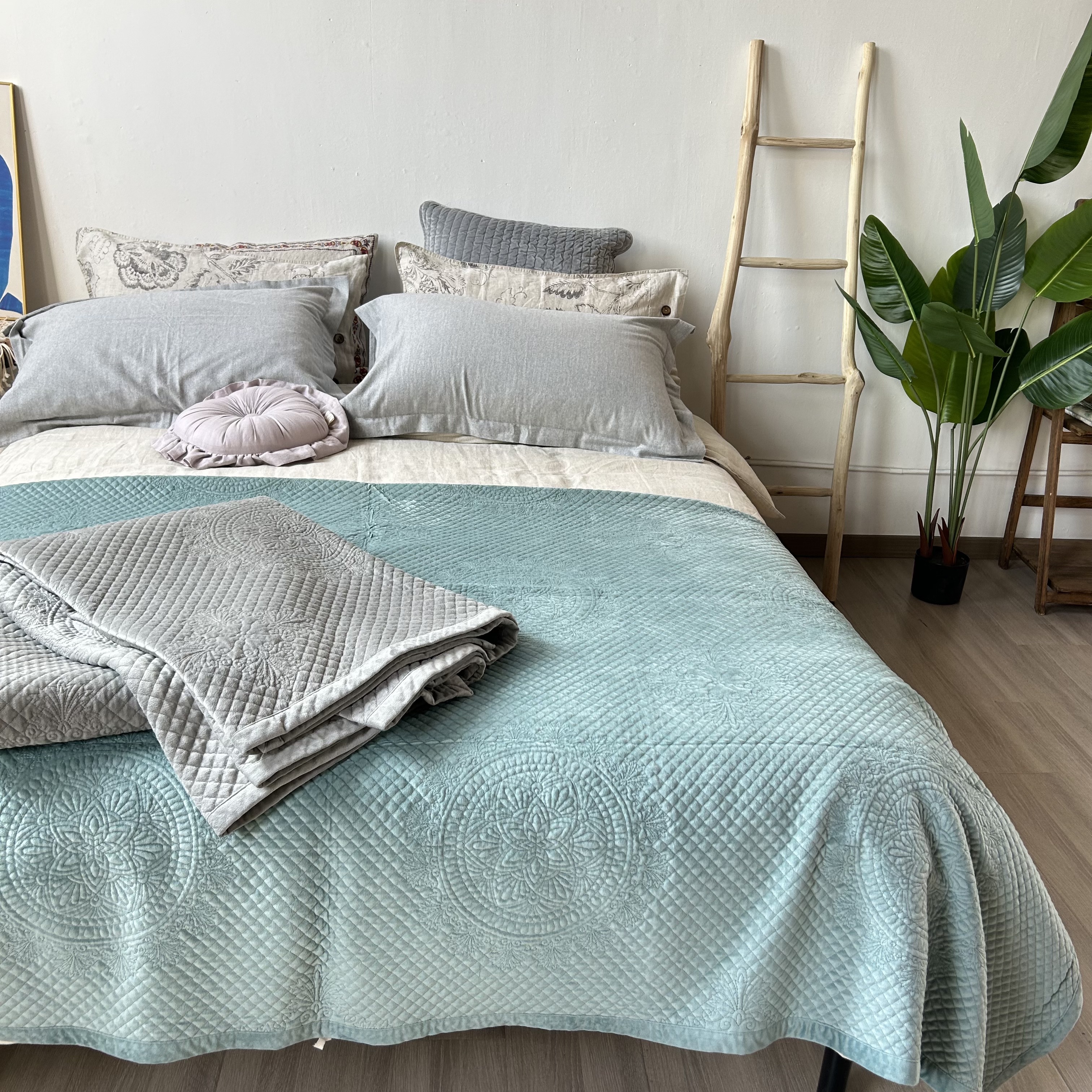 【秋冬新款】厚实款绗缝丝绒床盖正面丝绒背面巴厘纱