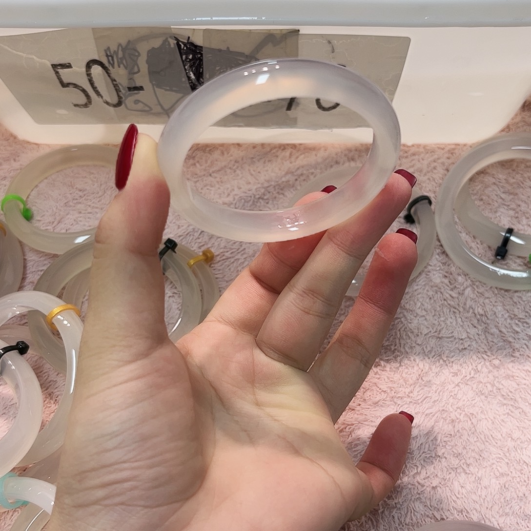 玛瑙/玉髓未镶嵌手镯A042