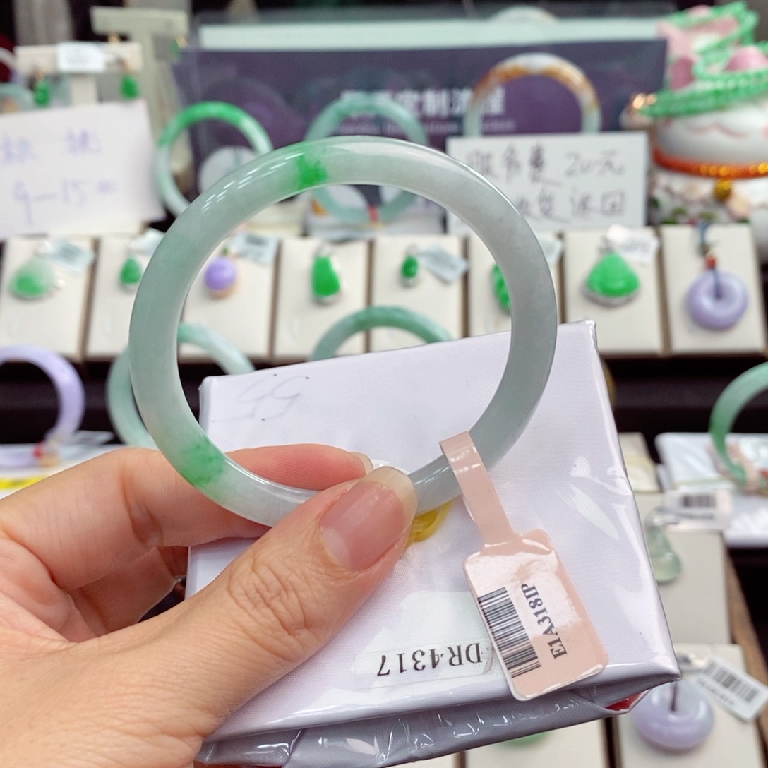 翡翠手镯未镶嵌55圆条