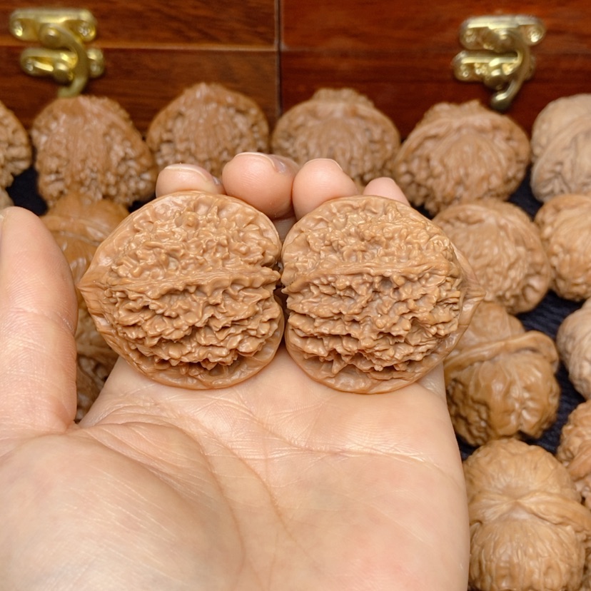 【闪购商品】文玩核桃吊坠木*铭满天星40