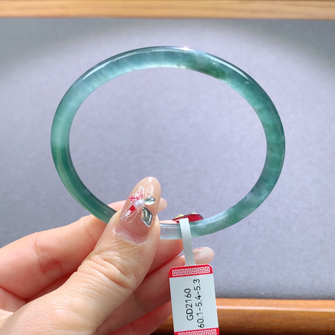 翡翠手镯未镶嵌天然翡翠手镯叮当镯
