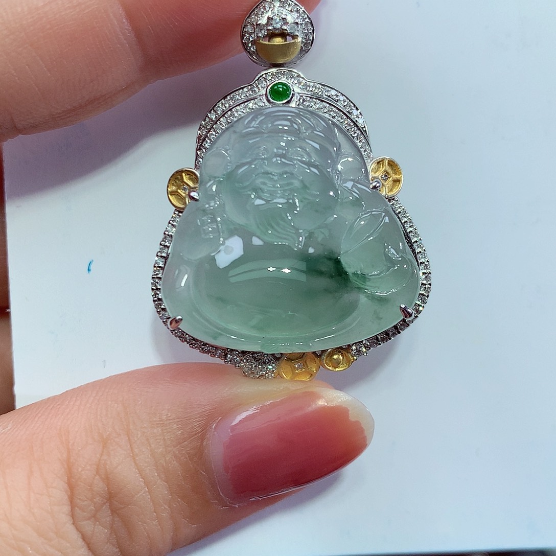 翡翠18K金镶嵌颈饰财爷