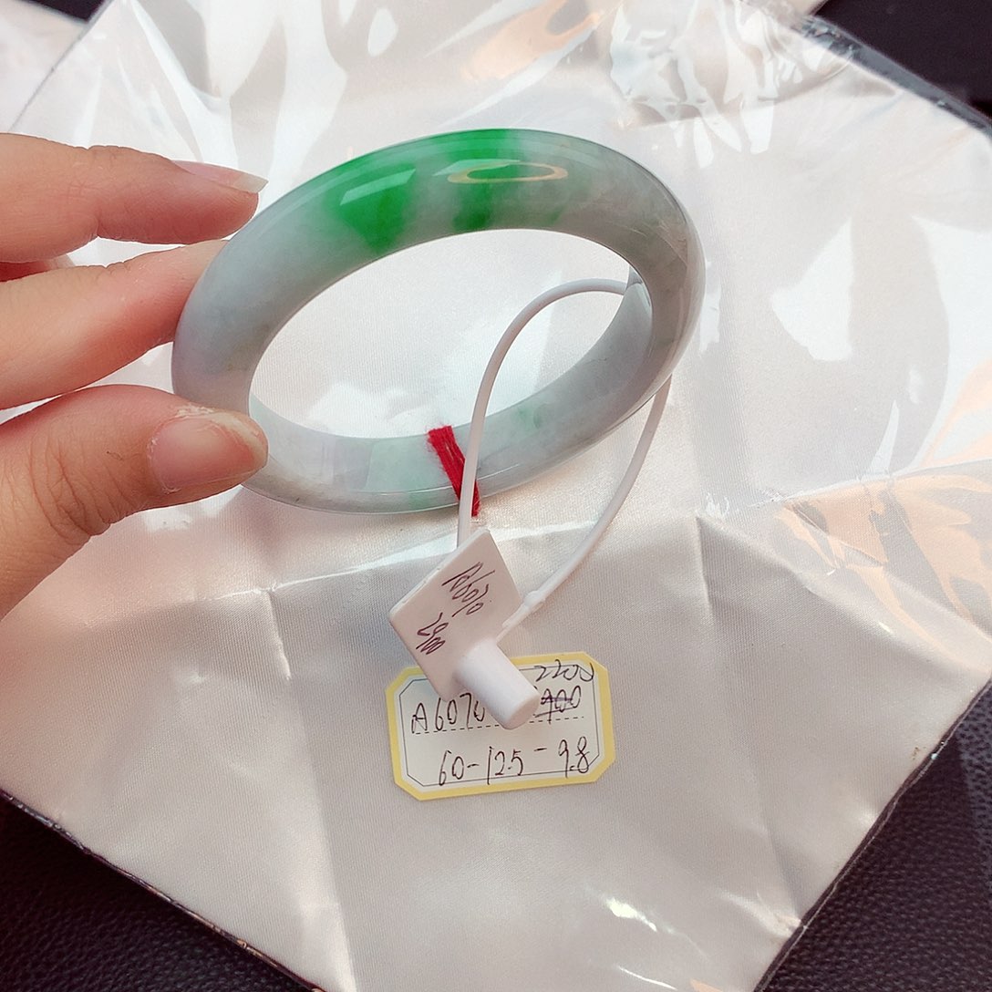 翡翠手镯未镶嵌天然缅甸翡翠A货