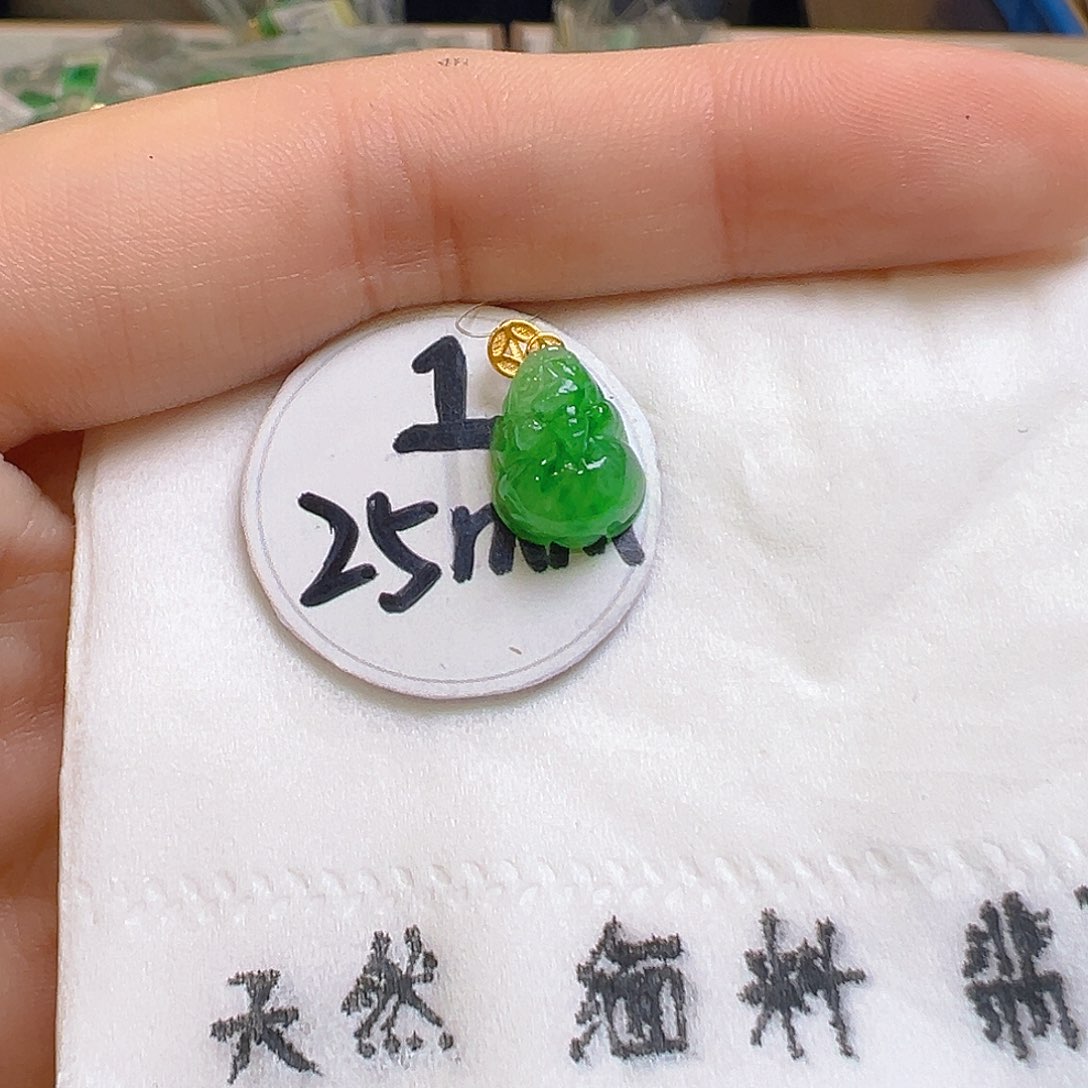 翡翠颈饰18K金镶嵌翡翠