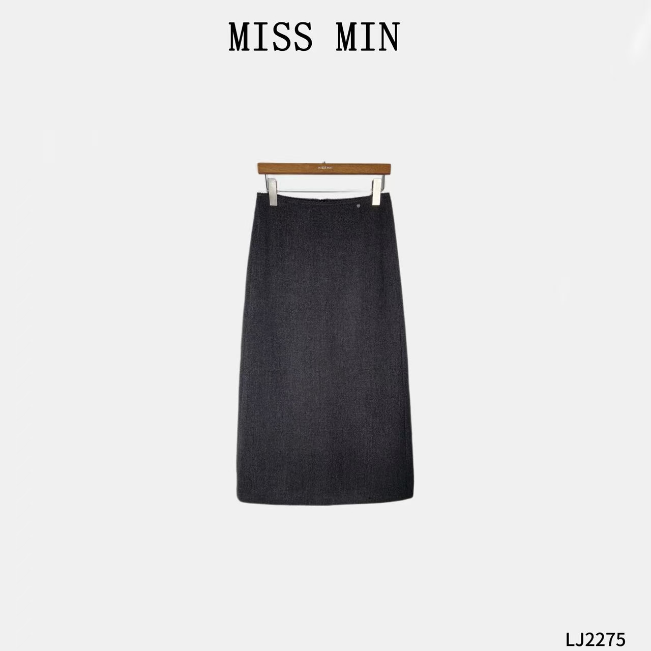 MISS MIN【岩屿】高级感别致毛呢半裙清冷系直筒显瘦百搭半裙LJ2275
