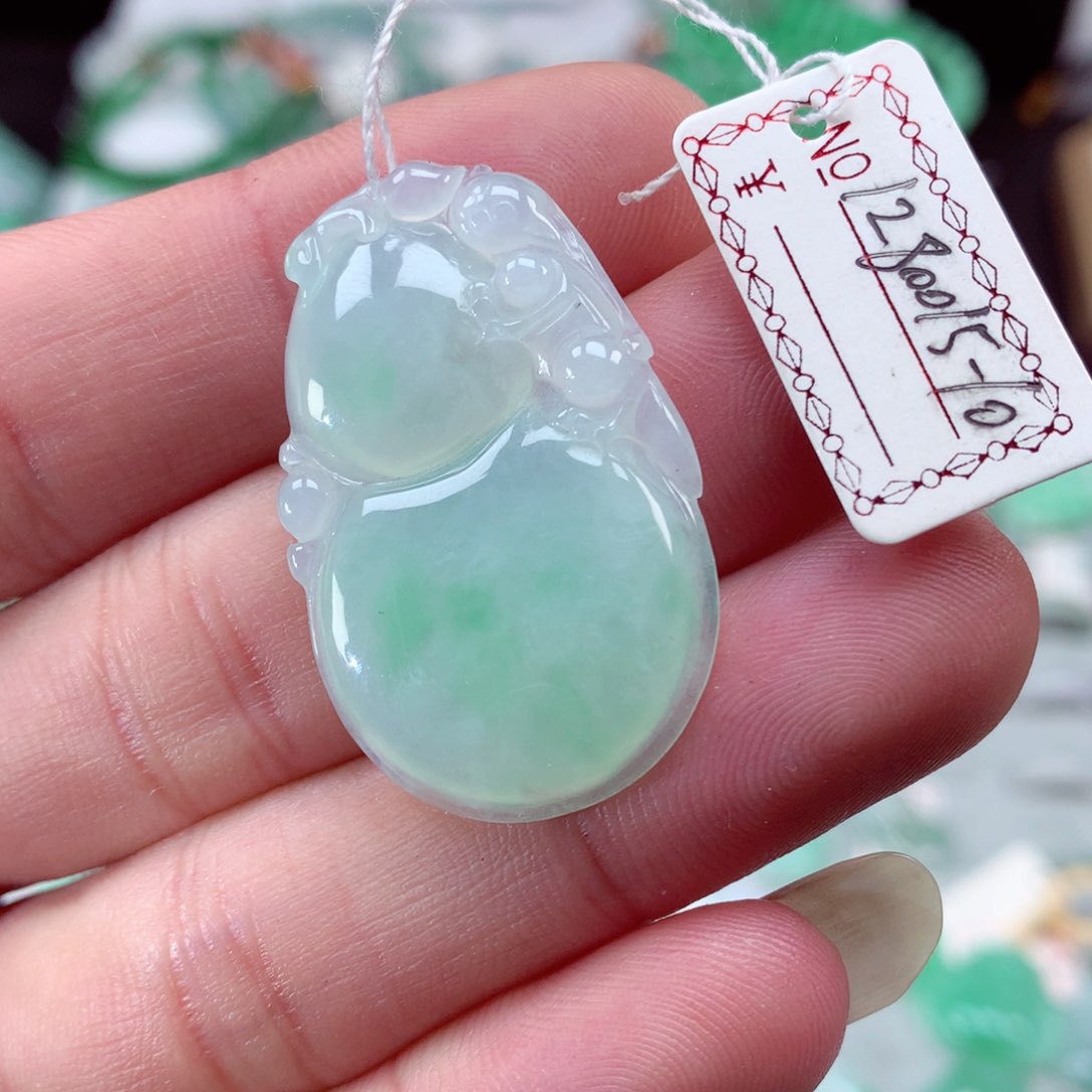 翡翠颈饰未镶嵌翡翠吊坠