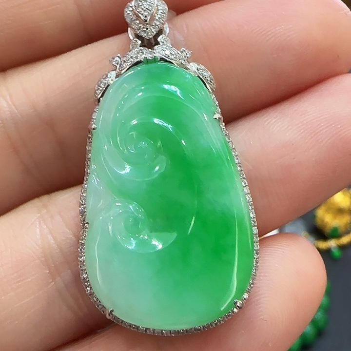 翡翠18K金镶嵌吊坠(不含链)吊坠