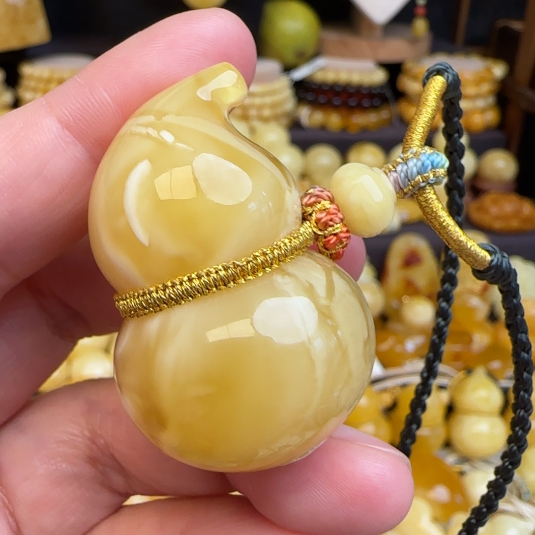 琥珀未镶嵌套链天然俄料浓蜡妖花蜜蜡葫芦吊坠