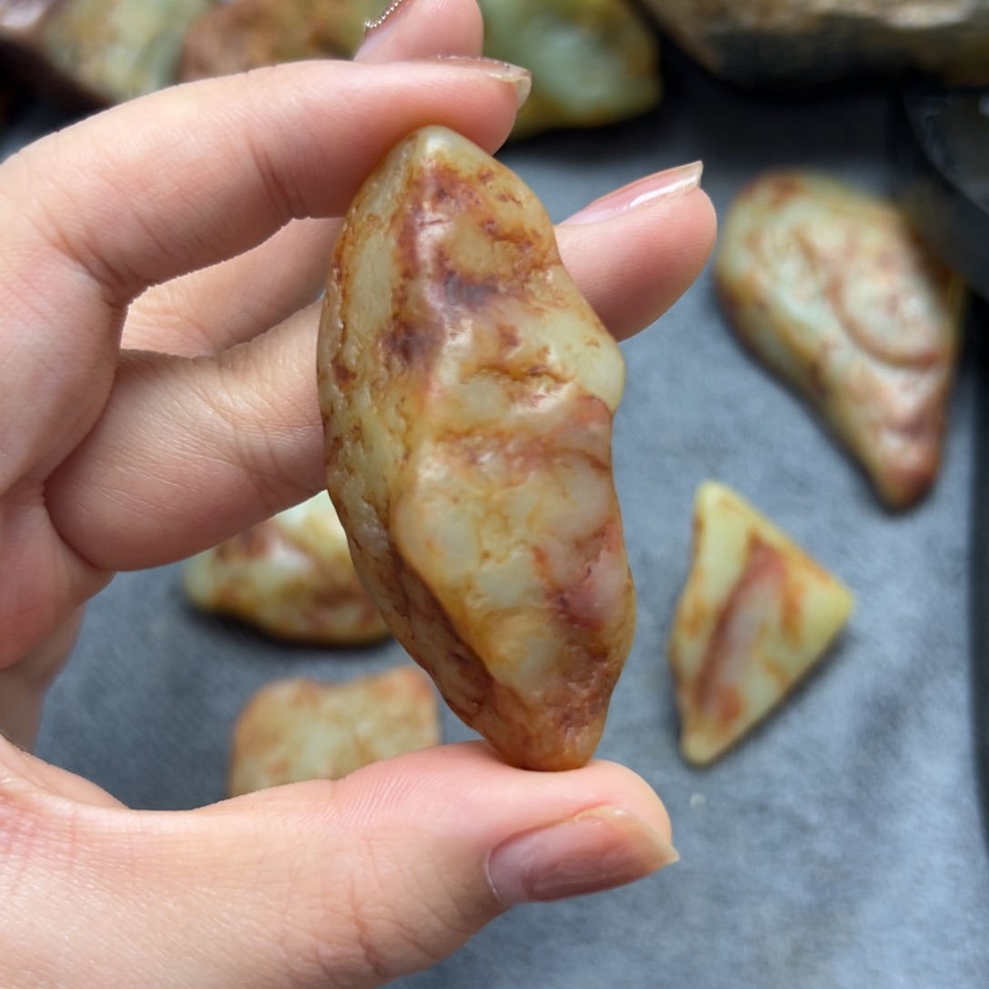 和田玉未镶嵌珠宝奇石