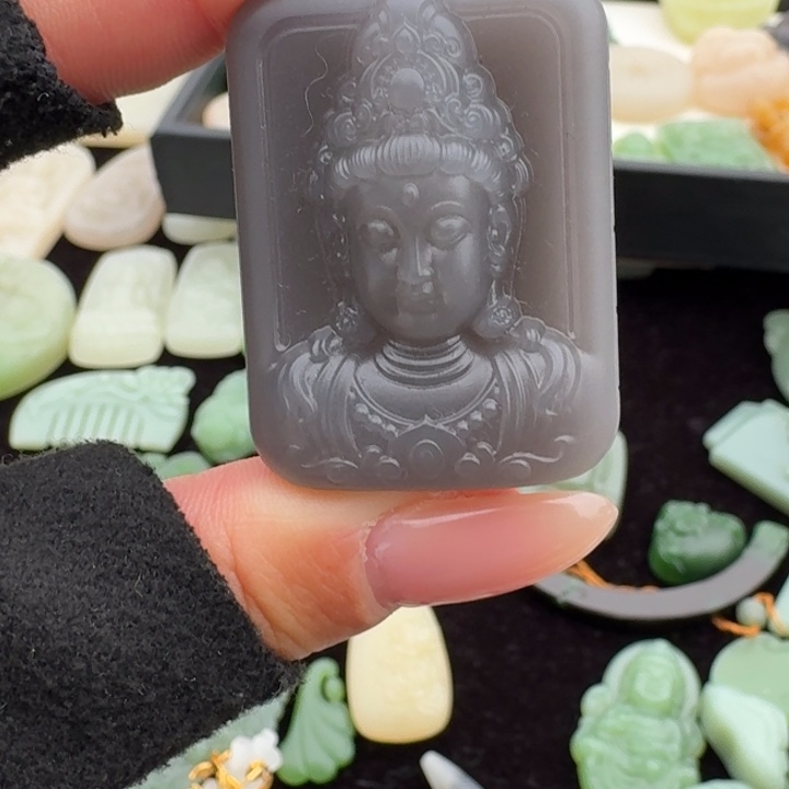 和田玉未镶嵌颈饰荣浩