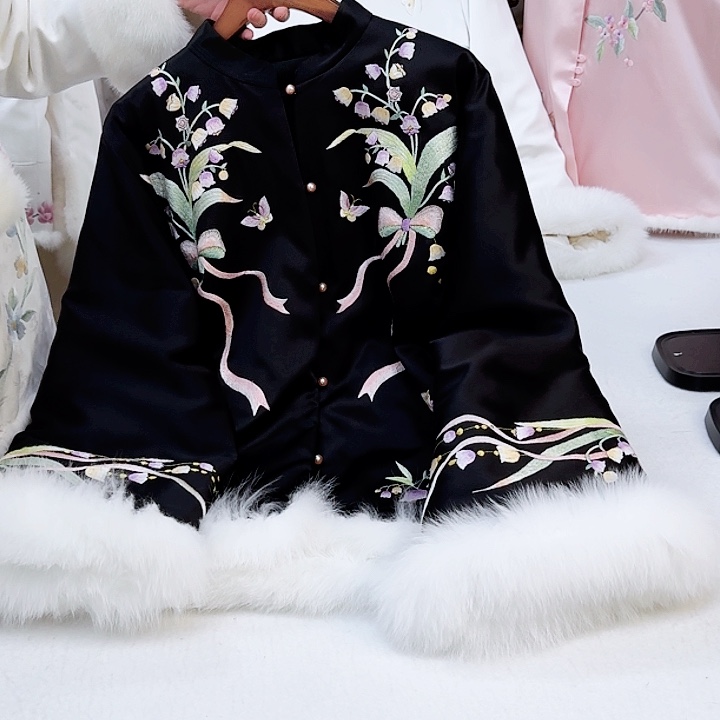 织绣黑色桑蚕丝冬款上衣