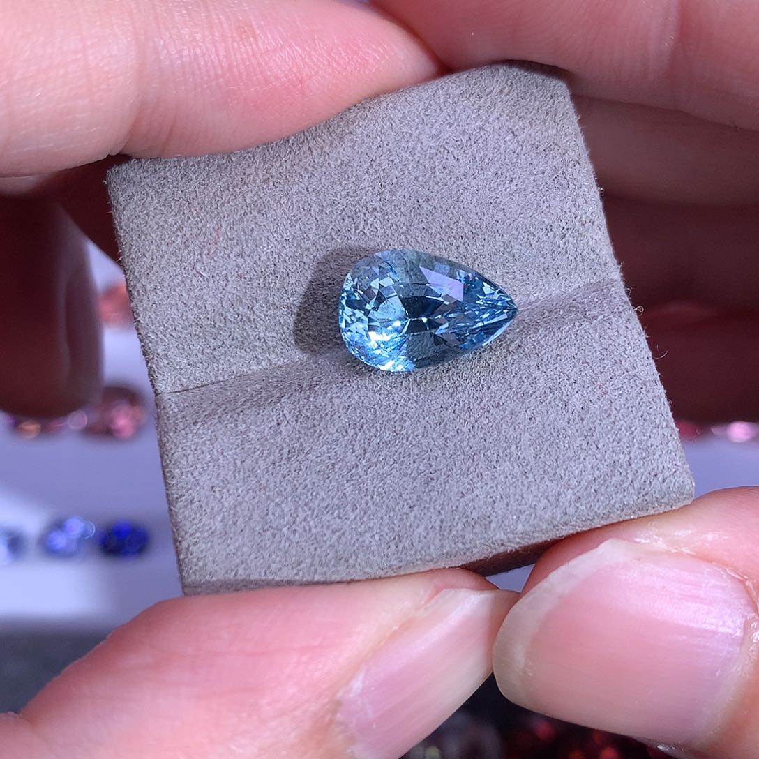 海蓝宝石笔搁未镶嵌3.035ct