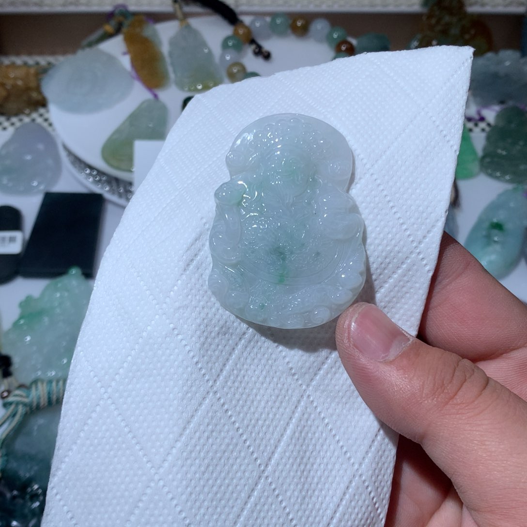 翡翠颈饰未镶嵌天然