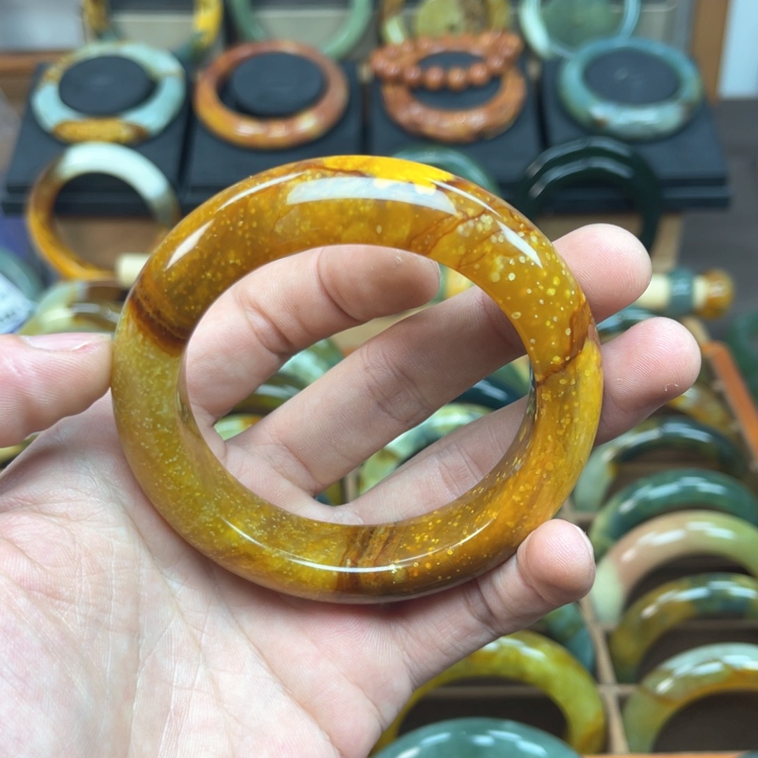 蛇纹石玉手镯未镶嵌H****3