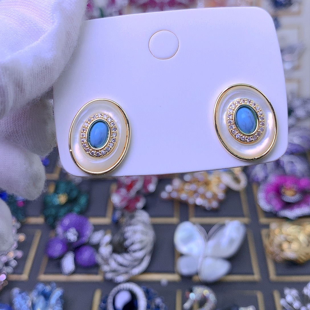 合成立方氧化锆铜耳环