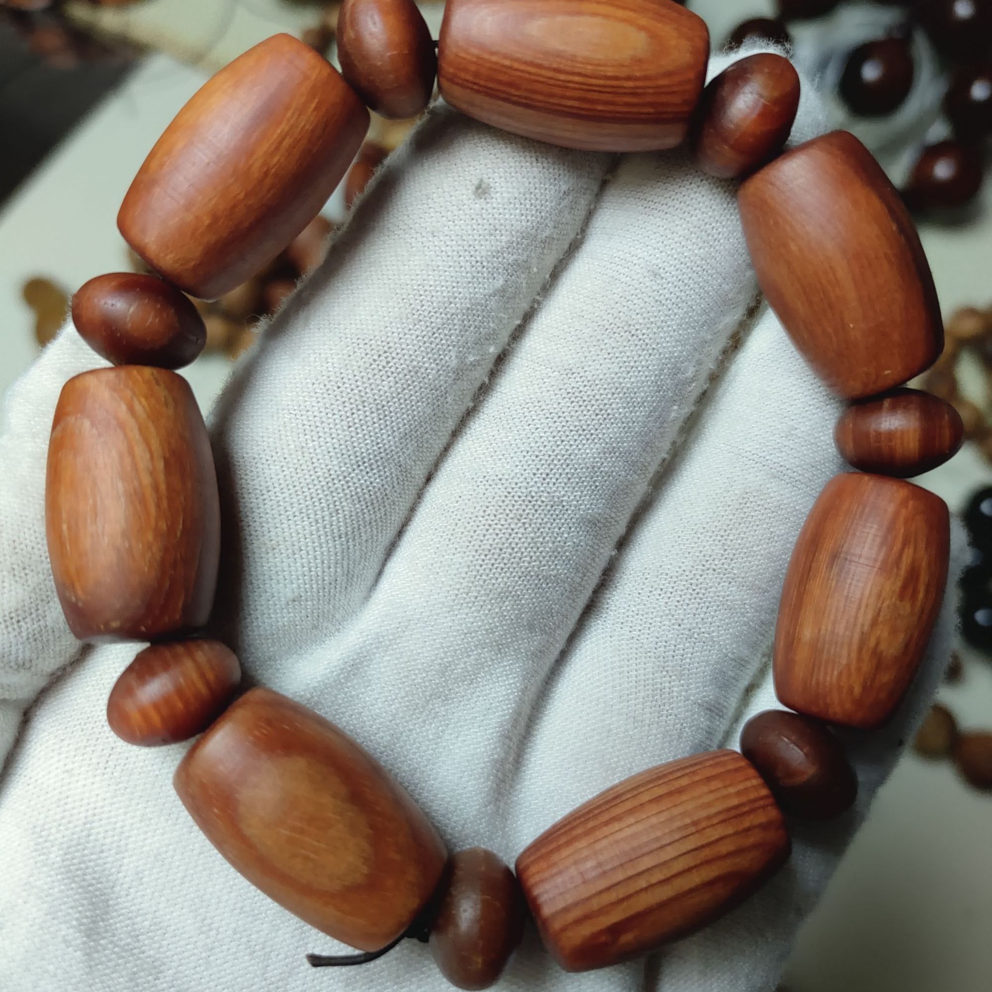 东北 琥珀木，明丁老聊，香味持久，温润如玉