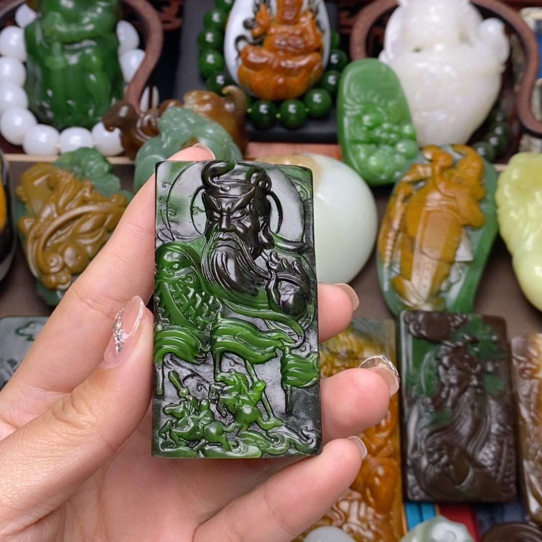 和田玉颈饰未镶嵌看**切