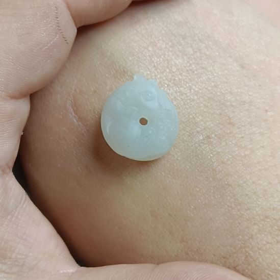 和田玉未镶嵌车挂