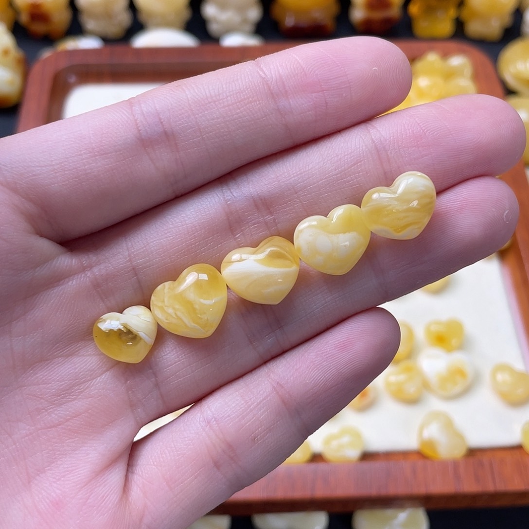 琥珀珠宝奇石未镶嵌5**?