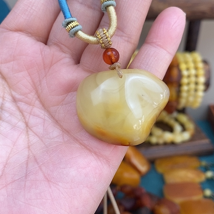 蜜蜡未镶嵌颈饰吊坠