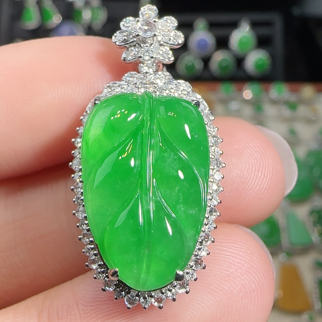 翡翠吊坠(不含链)18K金镶嵌