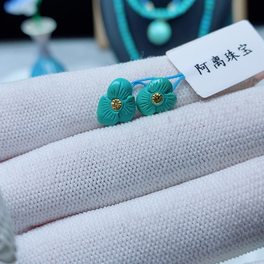 围***。未镶嵌绿松石珠宝奇石