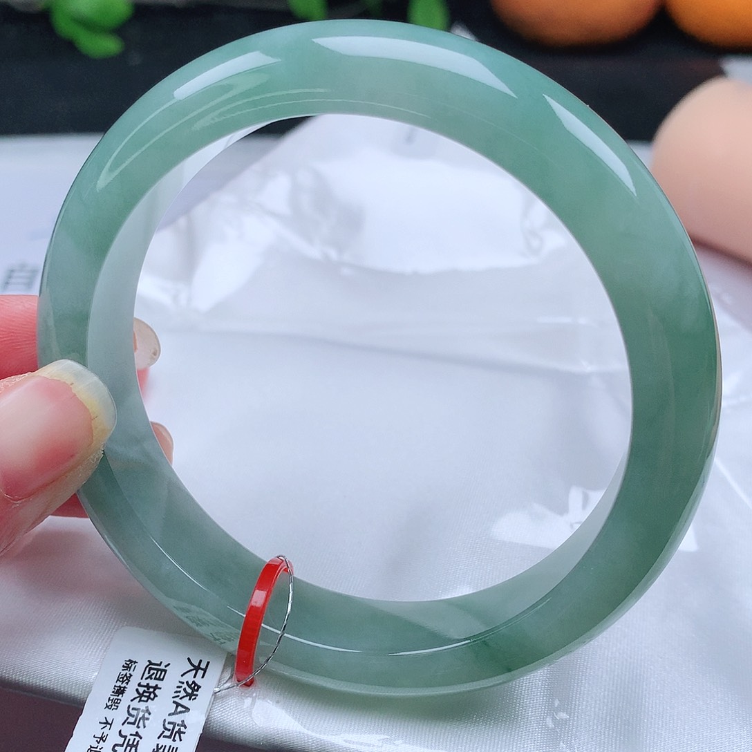 翡翠手镯未镶嵌阳**媚62圈