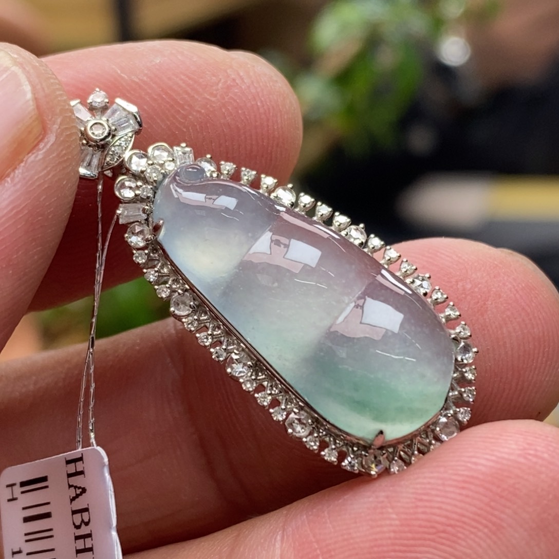 翡翠颈饰18K金镶嵌挂件