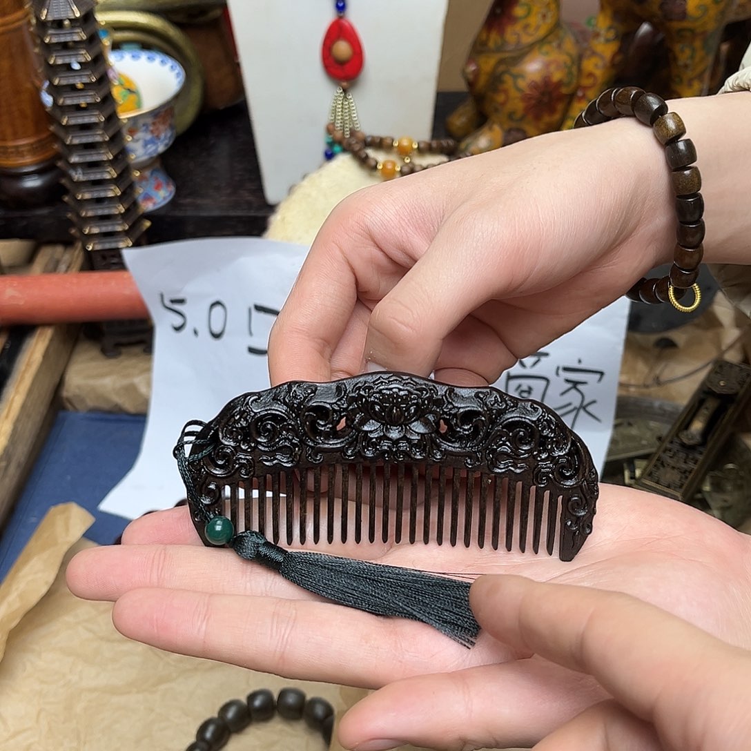 大叶紫檀（黑酸枝木类）