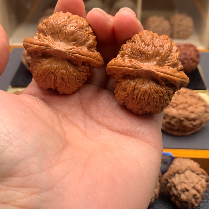 文玩核桃吊坠热*河血麒麟