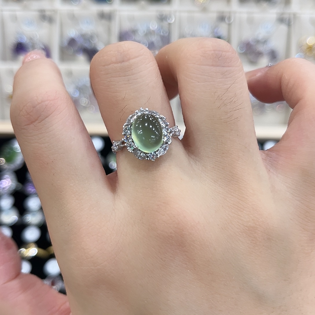 毓****岫玉银S925镶嵌戒指