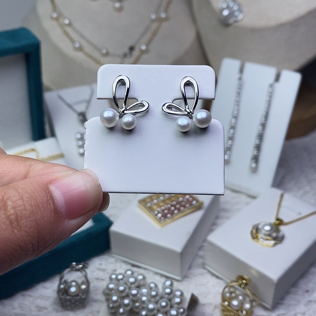 淡水珍珠银S925镶嵌耳饰