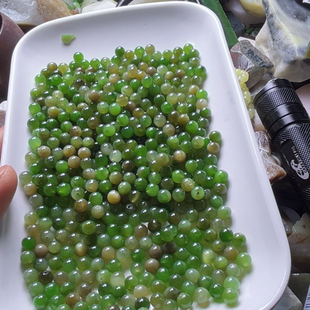 呦***爷和田玉（糖玉）未镶嵌挂件