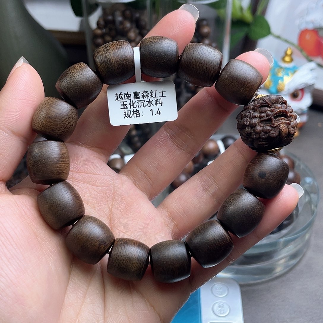 沉香手串富森红土老料