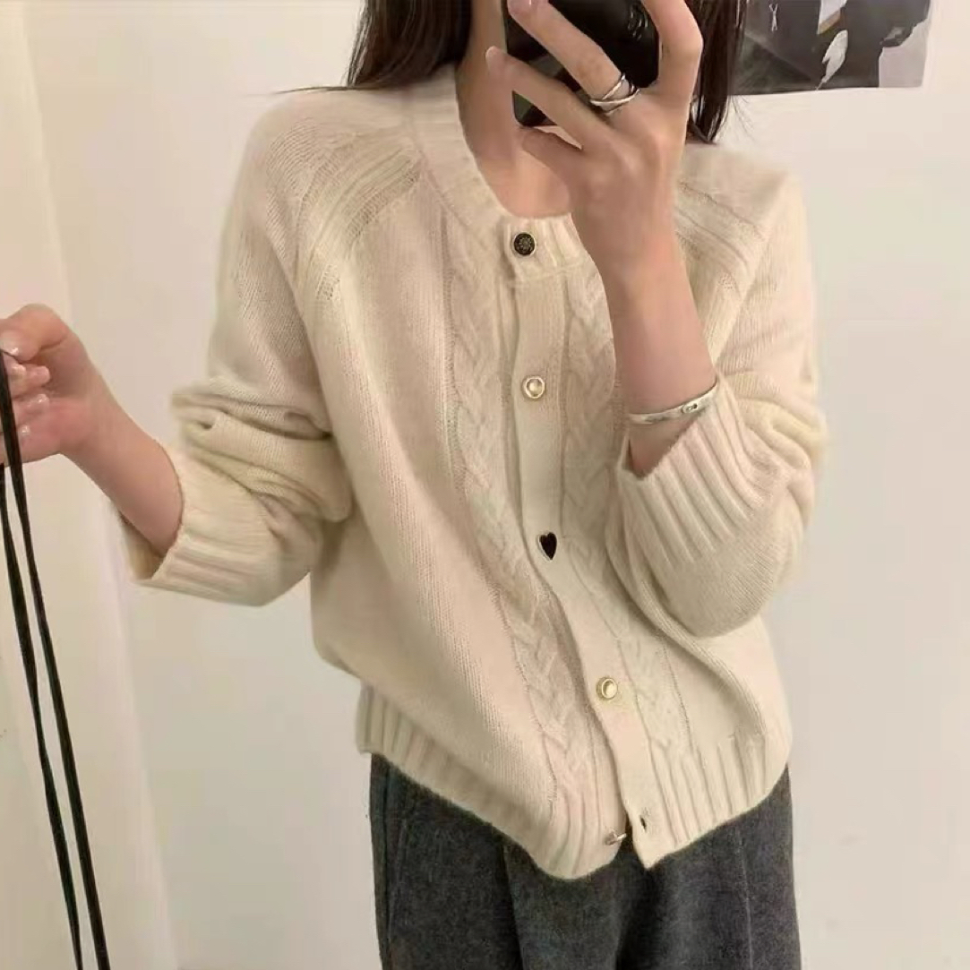 【云云精选】509 冬季爱心扣开衫毛衣