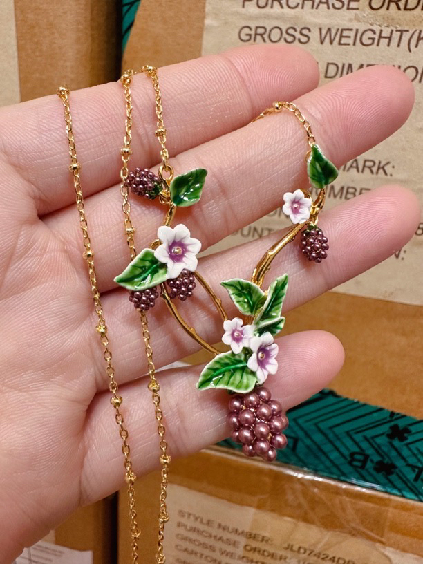 铜合金珐琅项链 森系花朵树叶葡萄果实长款时尚流苏项链女锁骨链