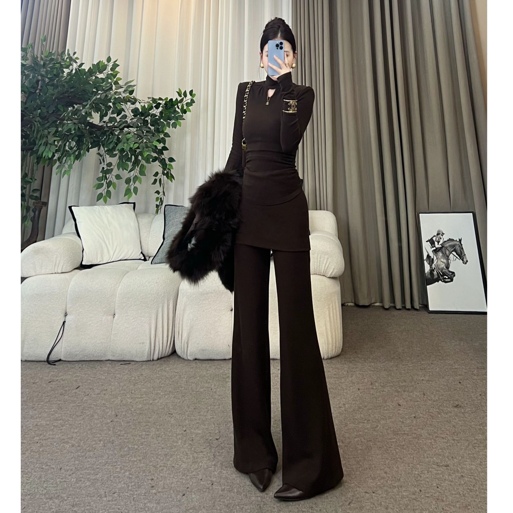 XIAOQIN【雪地写诗】冬季高领镂空修身上衣微喇短屁帘套装T579