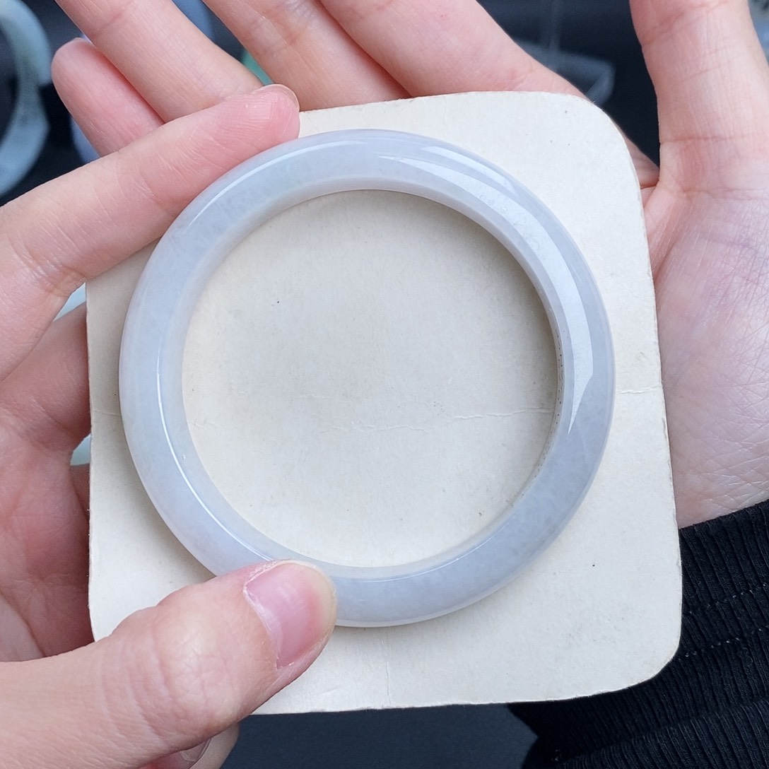 翡翠手镯未镶嵌手镯