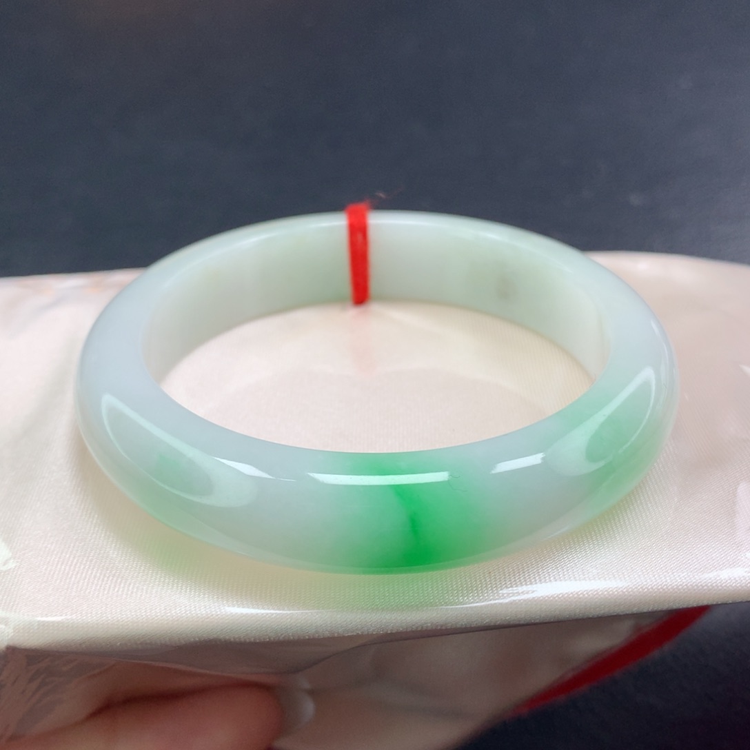 翡翠手镯未镶嵌（28号）