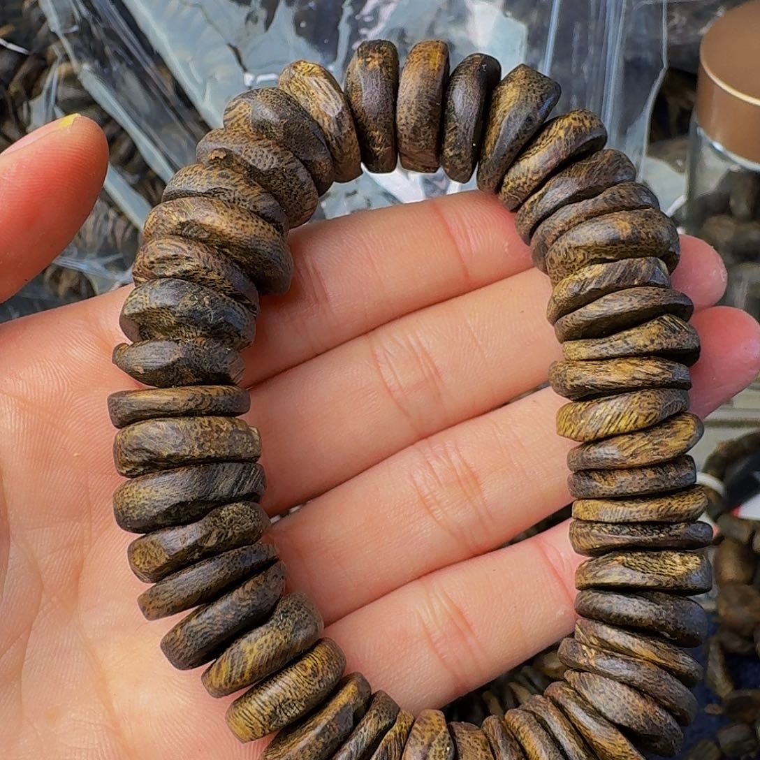 沉香手串牛肉干壳子28克