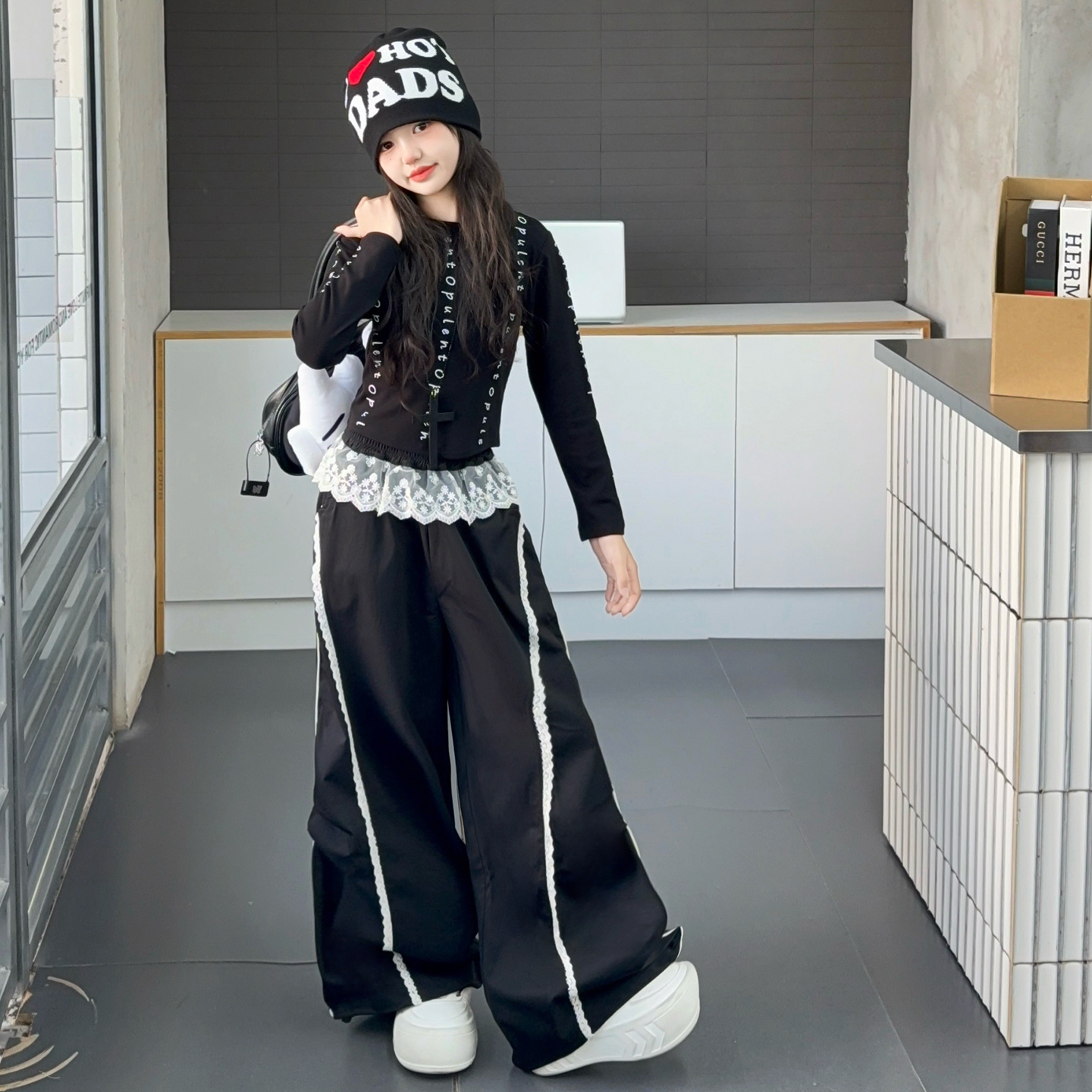 【嘻嘻柚】女童2025秋季韩系字母条打底衫蕾丝花边休闲阔腿裤两件套
