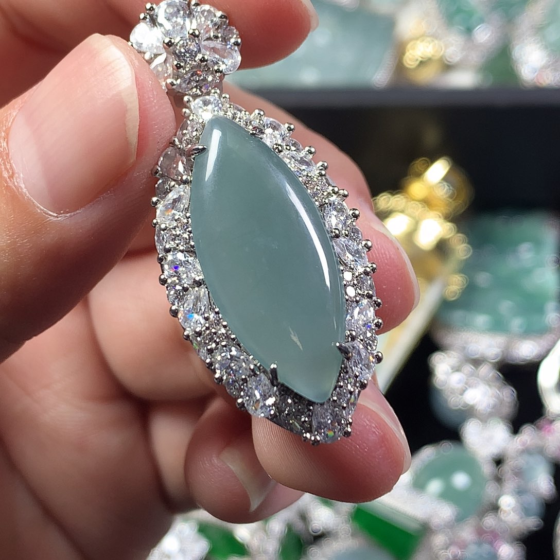 翡翠未镶嵌吊坠(不含链)