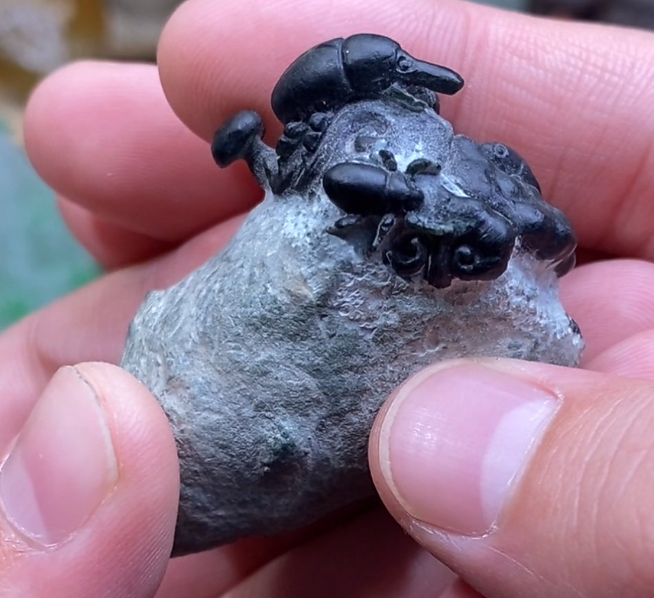 天然翡翠雕刻定制件