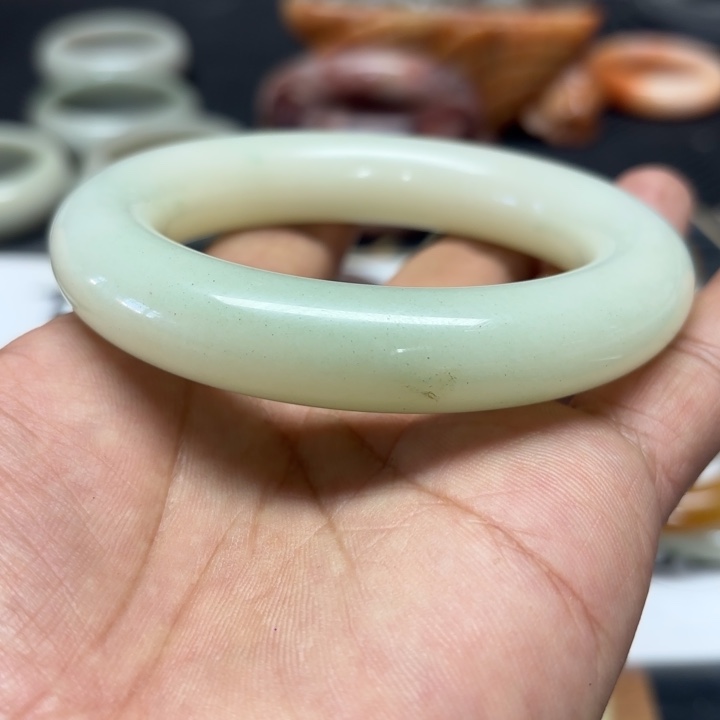 *****石英岩玉合金颈饰