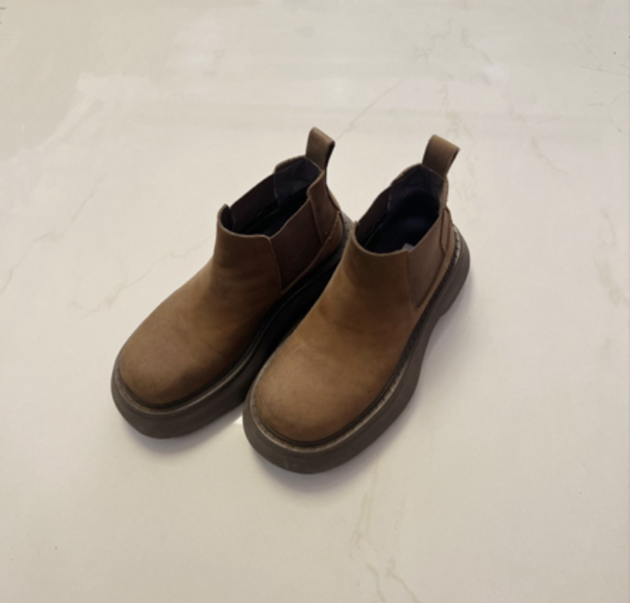 7878（阿梦服饰）磨砂皮面鞋 往小拍一码