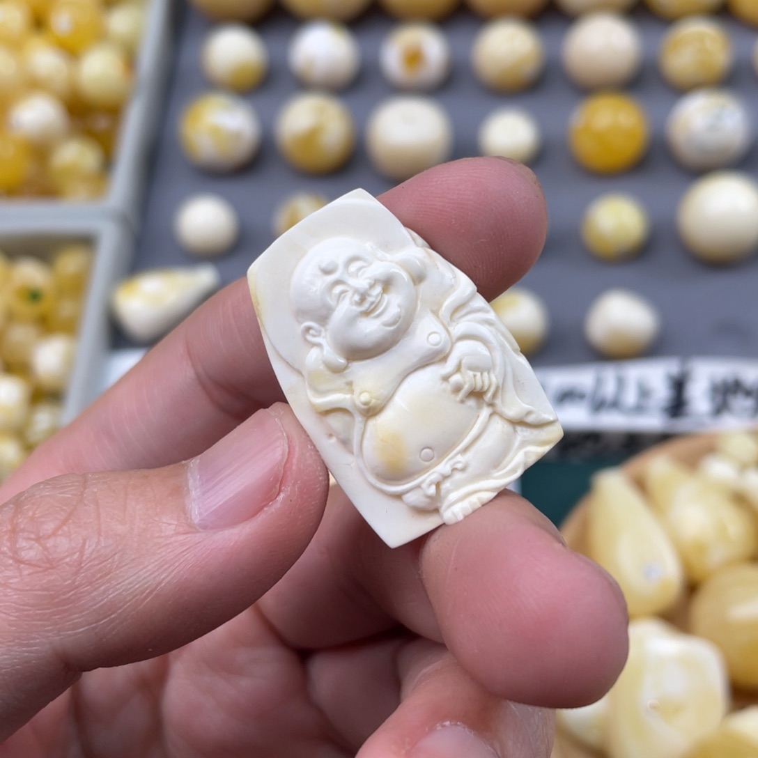 蜜蜡珠宝奇石未镶嵌