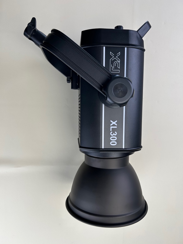 准新品  新摄角XL300补光灯300W影视摄影直播灯拍摄灯